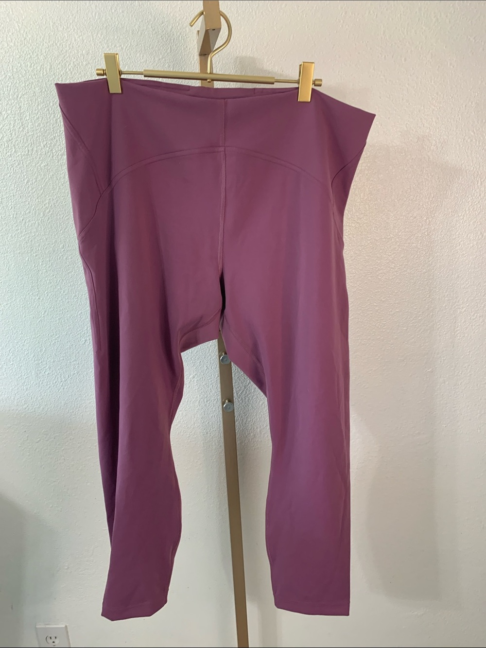 lululemon athletica Women's Leggings in Mauve Pink- full length -Size 6